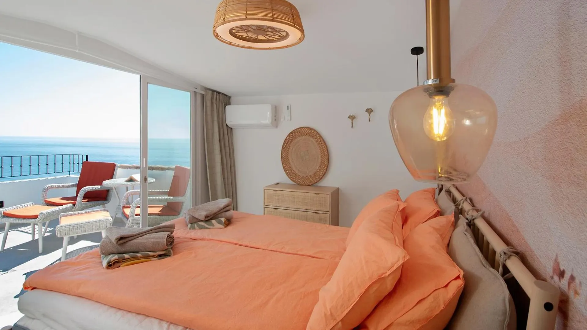 Villa Close To The Beach, High Standard, Private Pool 8P La Herradura