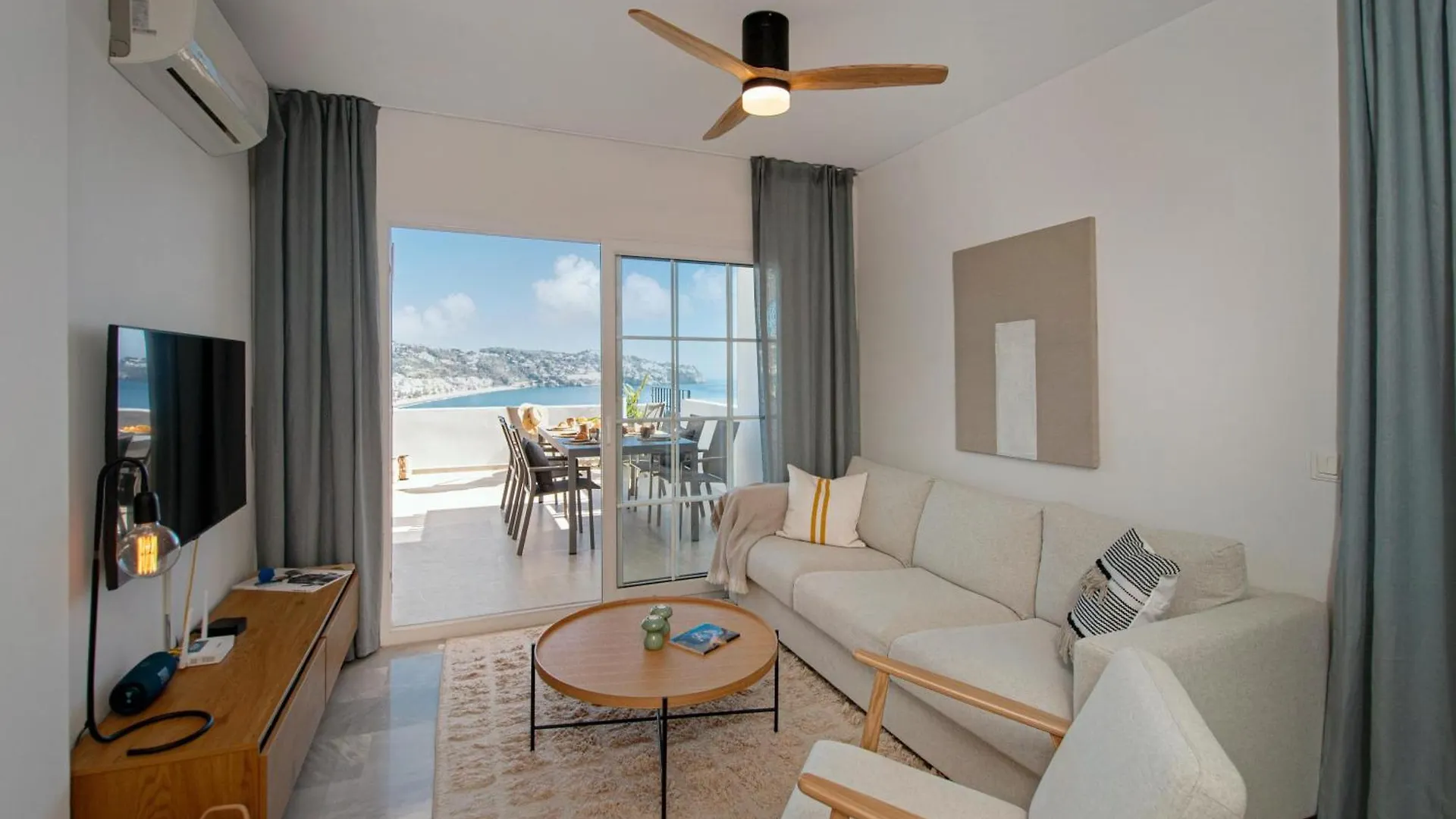 Close To The Beach, High Standard, Private Pool 8P La Herradura